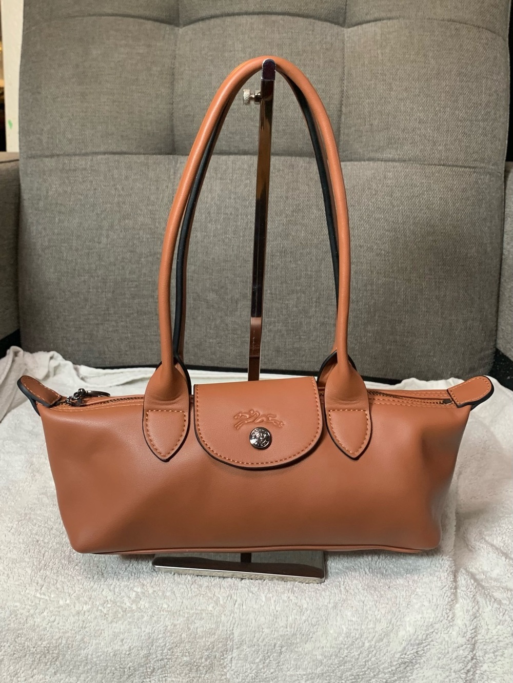 GUC Longchamp Leather Baguette Shoulder Bag - Picture 5 of 6
